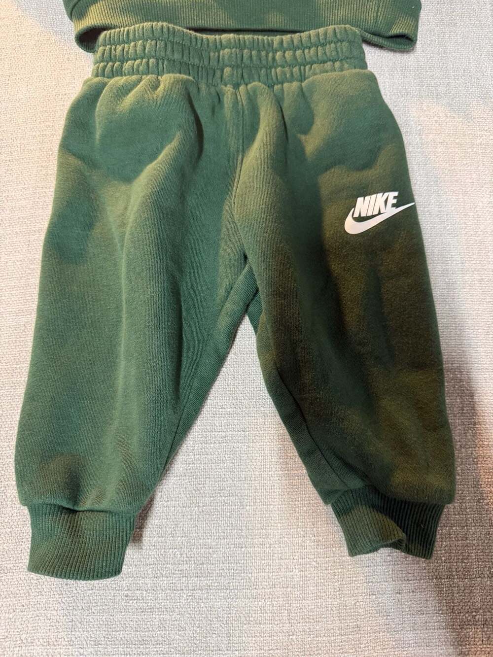 Nike 1972 Green Fleece Hoodie and Jogger Set Size 12M - Picture 2 of 6